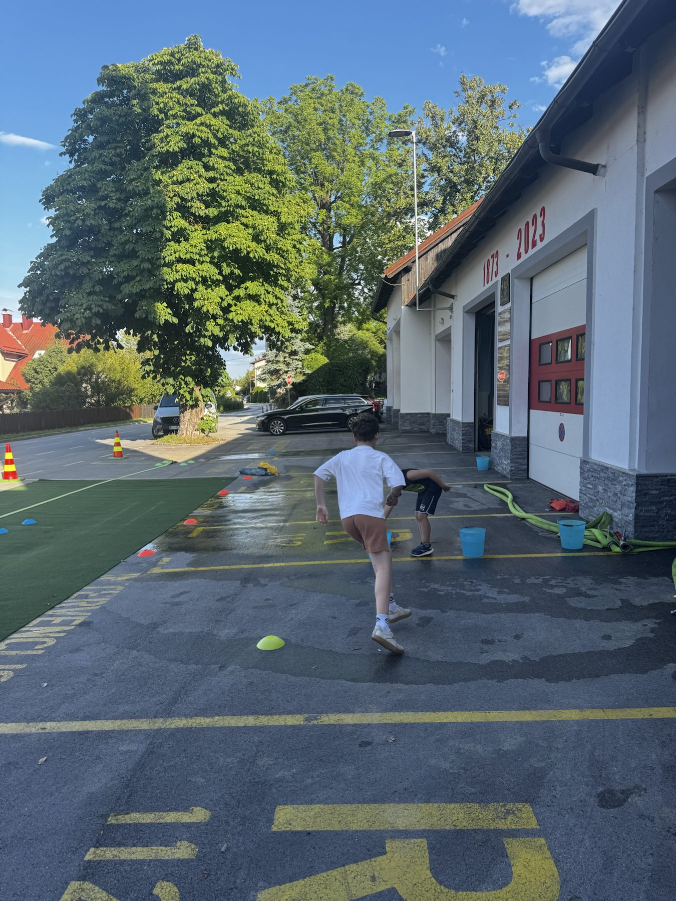 Mladi gasilci pri igrah